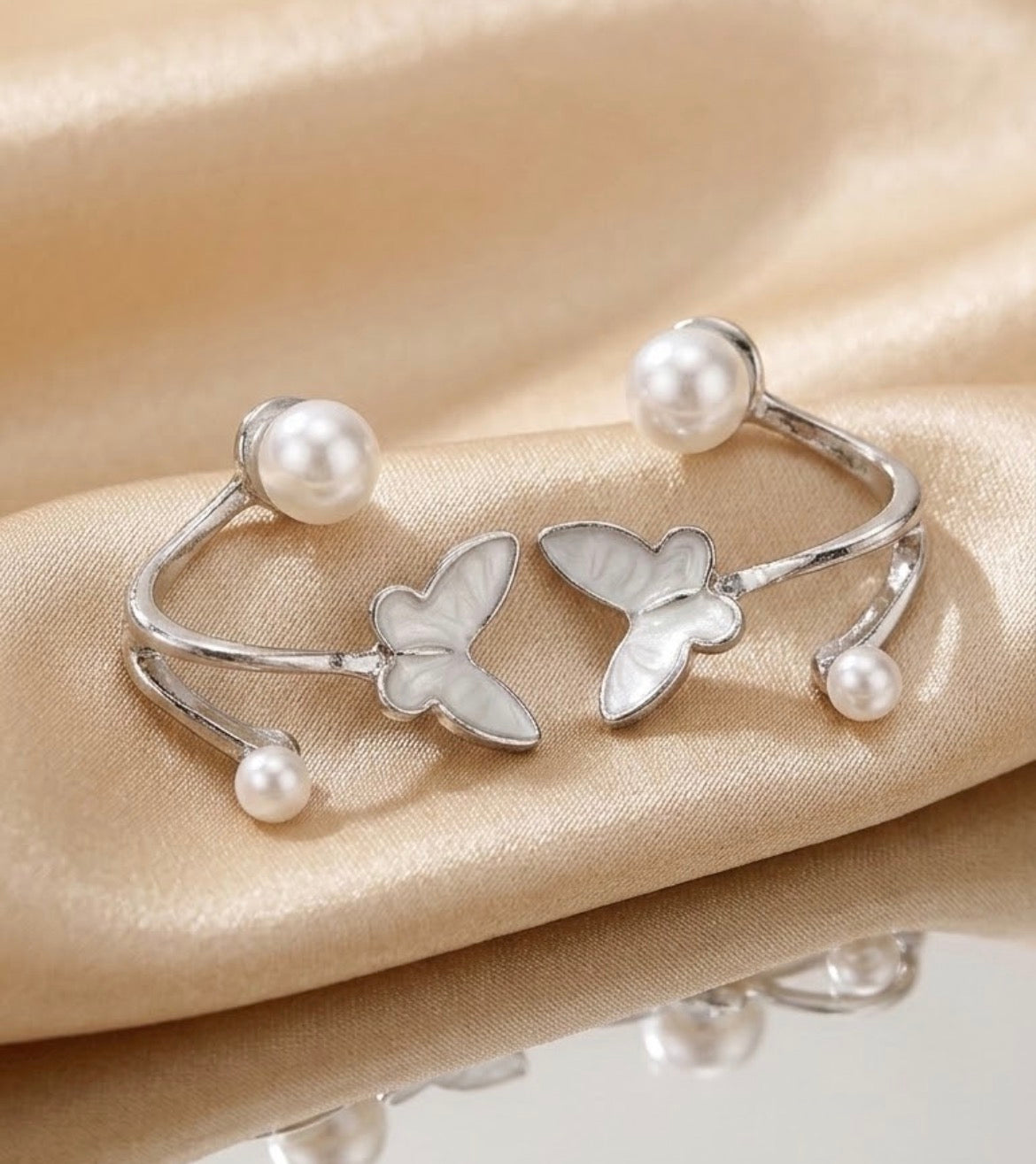Silver Moonlight Glow Earrings