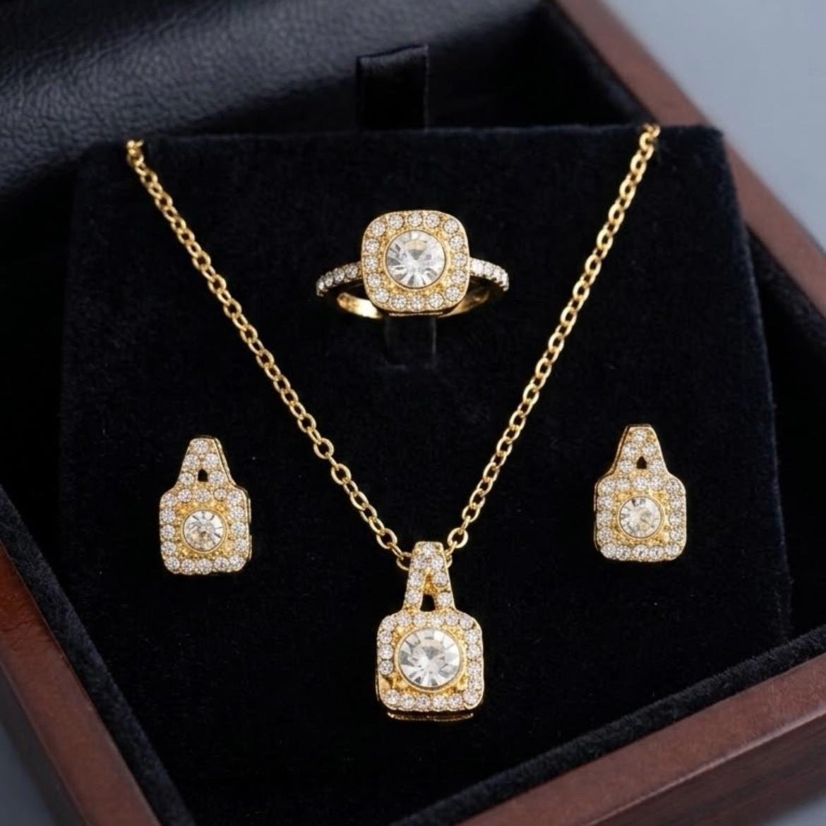 Rhinestone Imitation/Artificial Jewellery 4Pcs