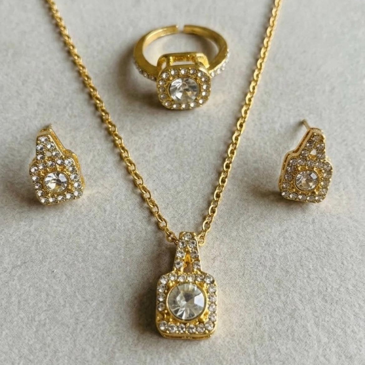 Rhinestone Imitation/Artificial Jewellery 4Pcs
