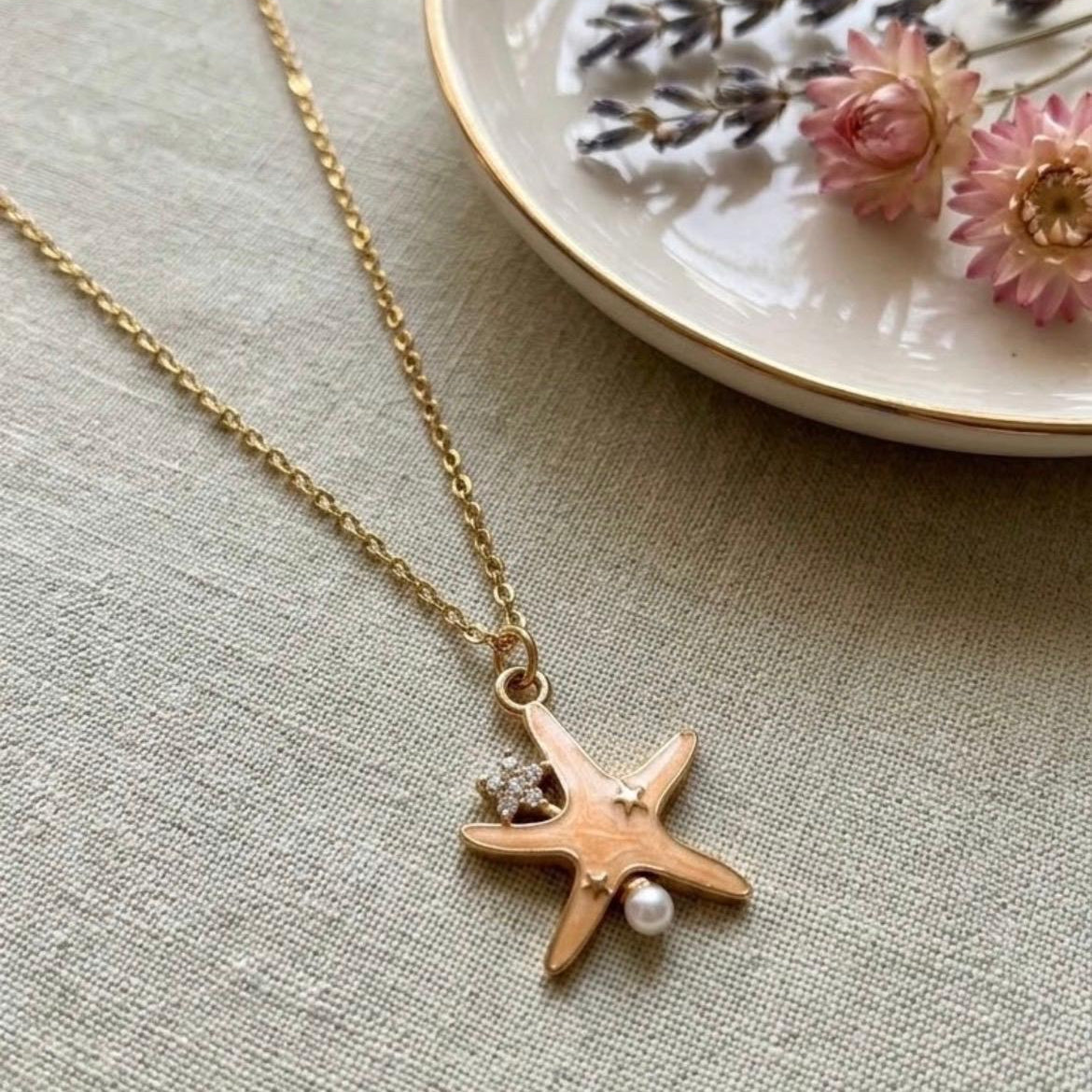 Elegant Pendant Necklace
